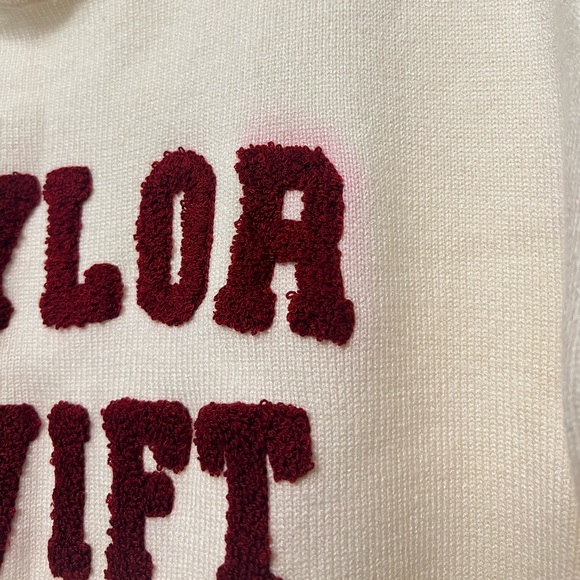 The neck line swoops a bit too much and the fit didn’t feel right. - Picture 2 of 3